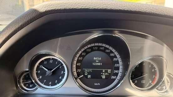 MERCEDES-BENZ-E 500-2011