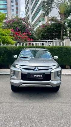 MITSUBISHI L200 TRITON 2.4 16V TURBO DIESEL SPORT HPE CD 4P 4X4 AUTOMÁTICO