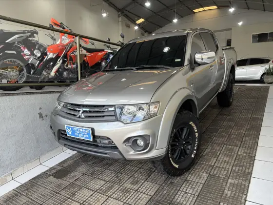 MITSUBISHI L200 TRITON 3.2 HPE 4X4 CD 16V TURBO INTERCOOLER DIESEL 4P AUTOMÁTICO