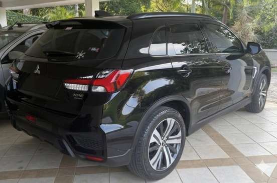 MITSUBISHI-OUTLANDER-2021