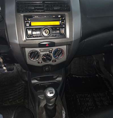 NISSAN-LIVINA-1.6 SL 16V FLEX 4P MANUAL NISSAN-LIVINA-2010