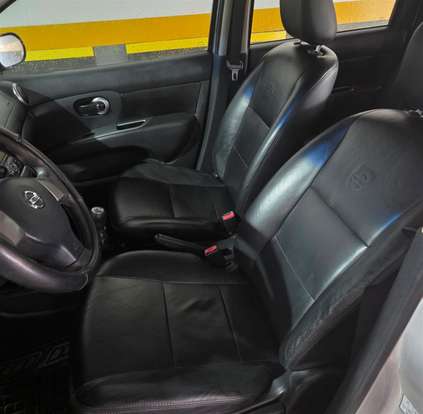NISSAN-LIVINA-1.6 SL 16V FLEX 4P MANUAL NISSAN-LIVINA-2010