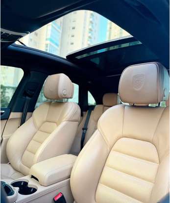 PORSCHE-MACAN-2023