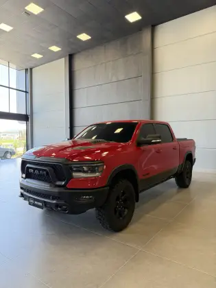 RAM 1500 5.7 V8 GASOLINA REBEL CD 4X4 AUTOMÁTICO
