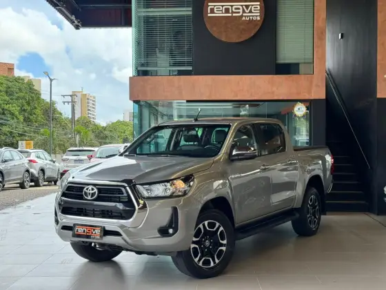TOYOTA HILUX 2.8 D-4D TURBO DIESEL CD SRV 4X4 AUTOMÁTICO TOYOTA HILUX 2.8 D-4D TURBO DIESEL CD SRV 4X4 AUTOMÁTICO