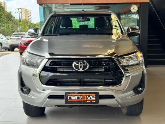 TOYOTA-HILUX-2023