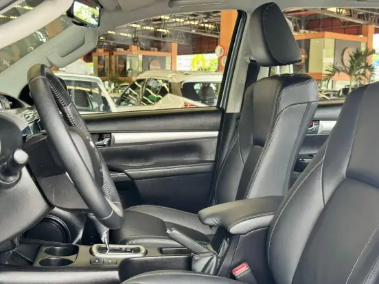 TOYOTA-HILUX-2023