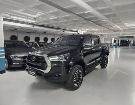 TOYOTA HILUX 2.8 D-4D TURBO DIESEL CD SRX 4X4 AUTOMÁTICO