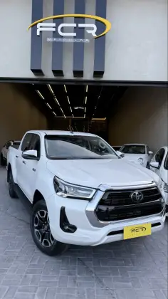 TOYOTA HILUX 2.8 D-4D TURBO DIESEL CD SRX LIMITED 4X4 AUTOMÁTICO