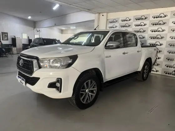 TOYOTA HILUX 2.8 SRV 4X4 CD 16V DIESEL 4P AUTOMÁTICO TOYOTA HILUX 2.8 SRV 4X4 CD 16V DIESEL 4P AUTOMÁTICO