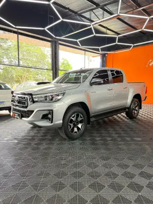 TOYOTA HILUX 2.8 SRX 4X4 CD 16V DIESEL 4P AUTOMÁTICO