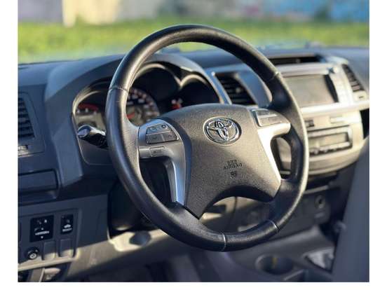 TOYOTA-HILUX-3.0 SRV 4X4 CD 16V TURBO INTERCOOLER DIESEL 4P AUTOMÁTICO TOYOTA-HILUX-2013