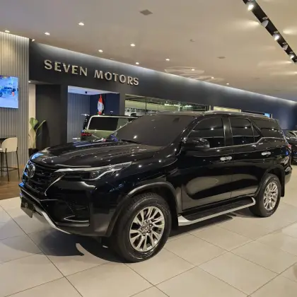 TOYOTA HILUX SW4 2.8 D-4D TURBO DIESEL SRX 7L 4X4 AUTOMÁTICO
