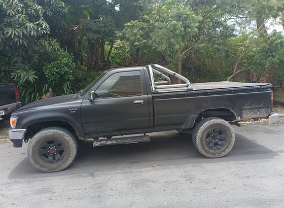 Toyota Hilux 2.8 SR5 4X4 CS 8V Diesel 2P Manual