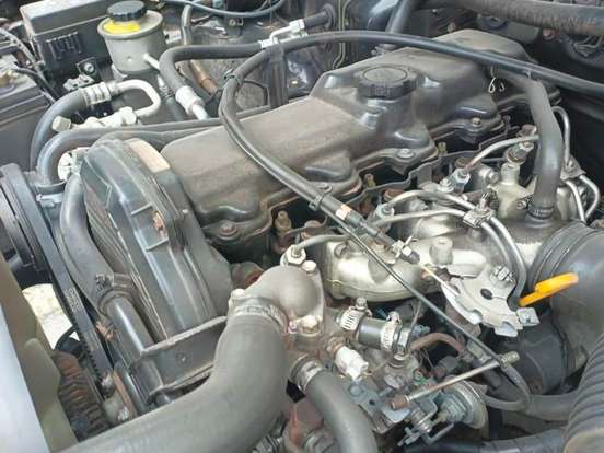 TOYOTA-HILUX-2.8 SR5 4X4 CS 8V DIESEL 2P MANUAL TOYOTA-HILUX-2000