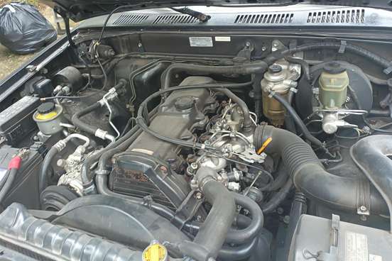 TOYOTA-HILUX-2000