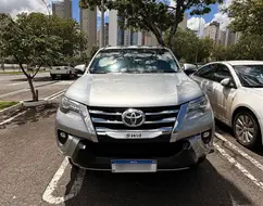 TOYOTA HILUX SW4 2.8 SRX 4X4 7 LUGARES 16V TURBO INTERCOOLER DIESEL 4P AUTOMÁTICO TOYOTA HILUX SW4 2.8 SRX 4X4 7 LUGARES 16V TURBO INTERCOOLER DIESEL 4P AUTOMÁTICO