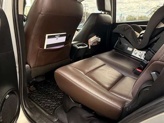 TOYOTA-HILUX SW4-2.8 SRX 4X4 7 LUGARES 16V TURBO INTERCOOLER DIESEL 4P AUTOMÁTICO TOYOTA-HILUX SW4-2019