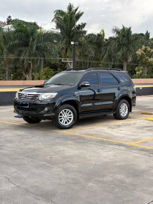 TOYOTA HILUX SW4 3.0 SRV 4X4 7 LUGARES 16V TURBO INTERCOOLER DIESEL 4P AUTOMÁTICO