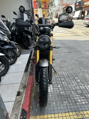 TRIUMPH-SCRAMBLER 400 X-2025