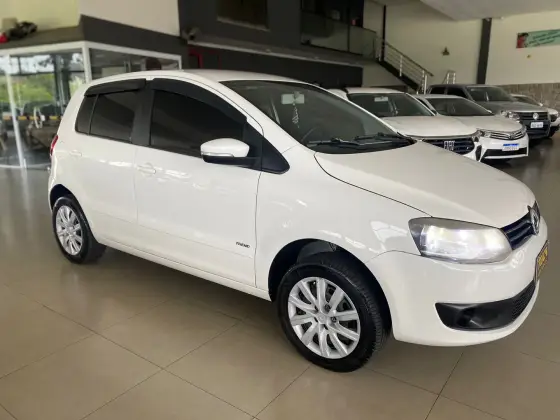 VOLKSWAGEN FOX 1.0 MI 8V FLEX 4P MANUAL VOLKSWAGEN FOX 1.0 MI 8V FLEX 4P MANUAL