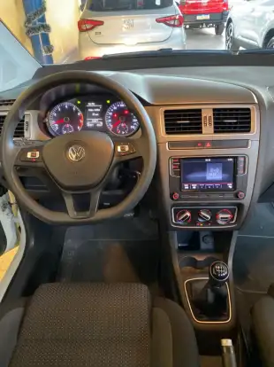 VOLKSWAGEN-FOX-2020