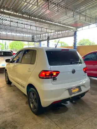 VOLKSWAGEN-FOX-2020