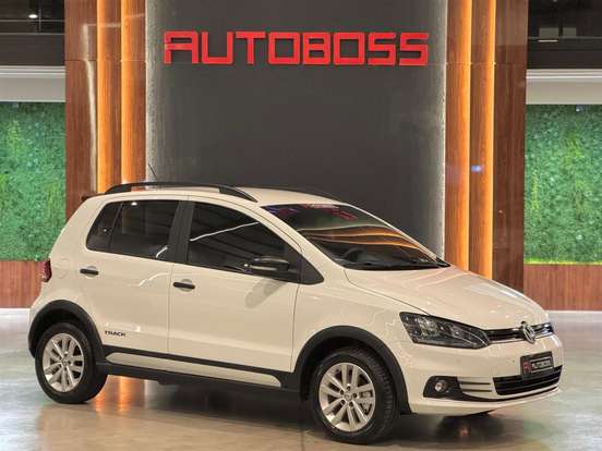 VOLKSWAGEN-FOX-1.0 MPI TRACK 12V FLEX 4P MANUAL VOLKSWAGEN-FOX-2017