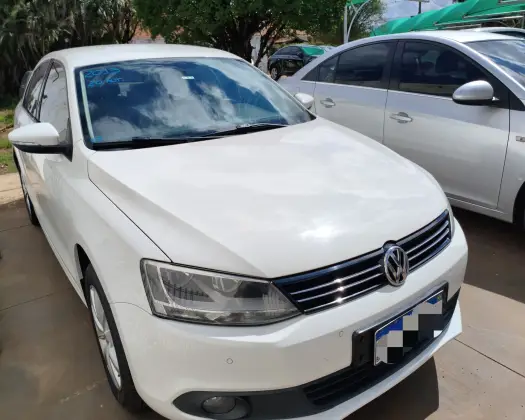 VOLKSWAGEN JETTA 2.0 COMFORTLINE FLEX 4P TIPTRONIC