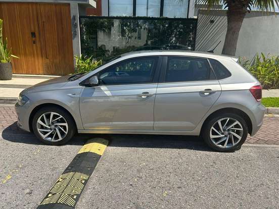 VOLKSWAGEN-POLO-2020