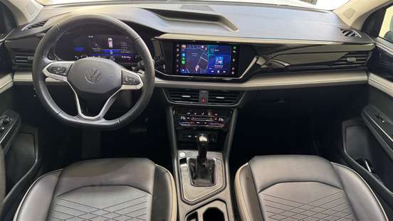 VOLKSWAGEN-TAOS-2023