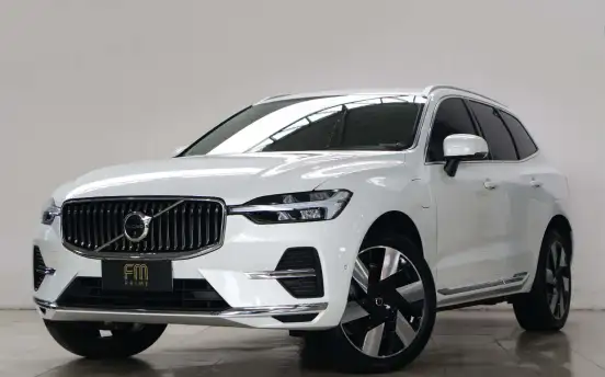 VOLVO-XC60-2023