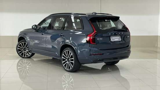 VOLVO-XC90-2025