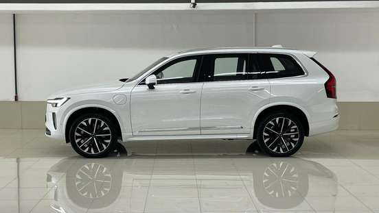 VOLVO-XC90-2025