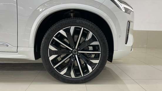 VOLVO-XC90-2025