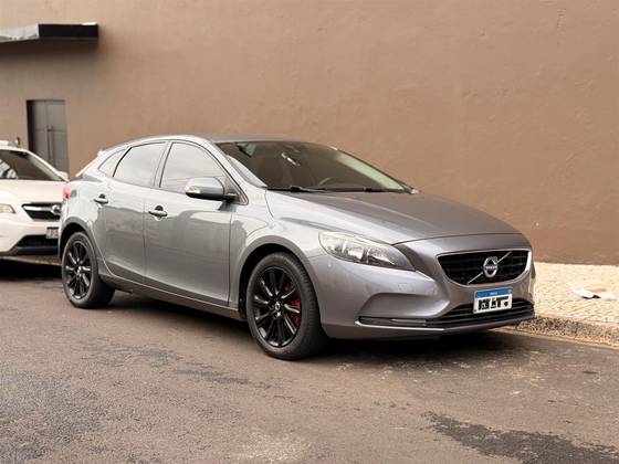 VOLVO V40 1.5 T3 KINETIC GASOLINA 4P AUTOMÁTICO