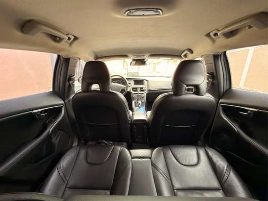 VOLVO-V40-1.5 T3 KINETIC GASOLINA 4P AUTOMÁTICO VOLVO-V40-2015