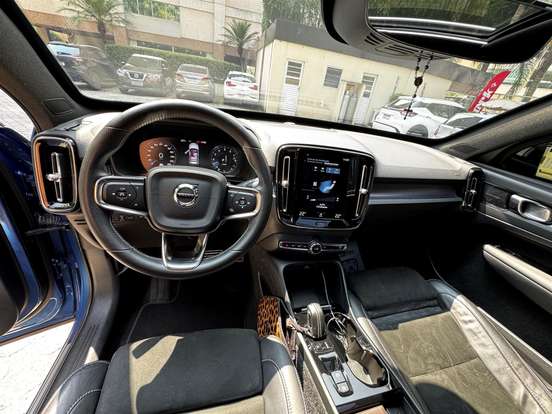 VOLVO-XC40-1.5 T5 RECHARGE R-DESIGN GEARTRONIC VOLVO-XC40-2021