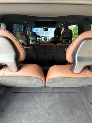 VOLVO-XC90-2023