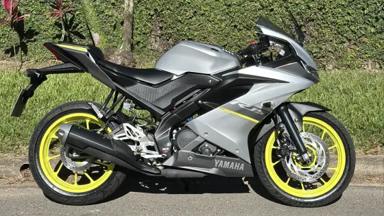 YAMAHA YZF R15 