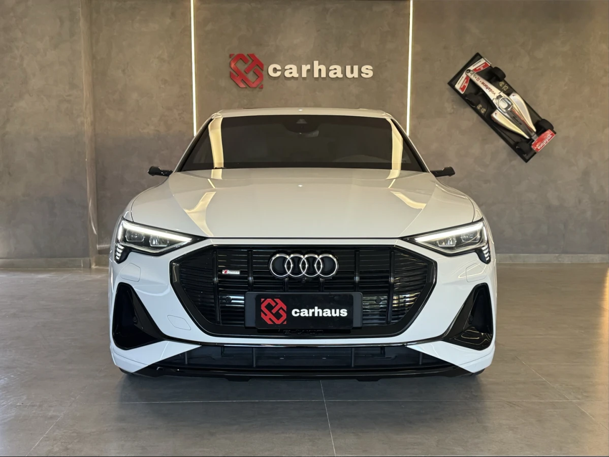 Audi E-tron — foto 2