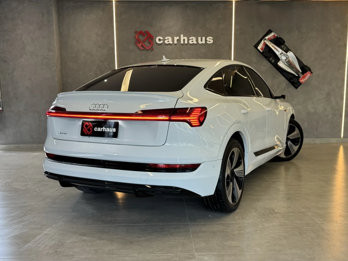 Audi E-tron — foto 4