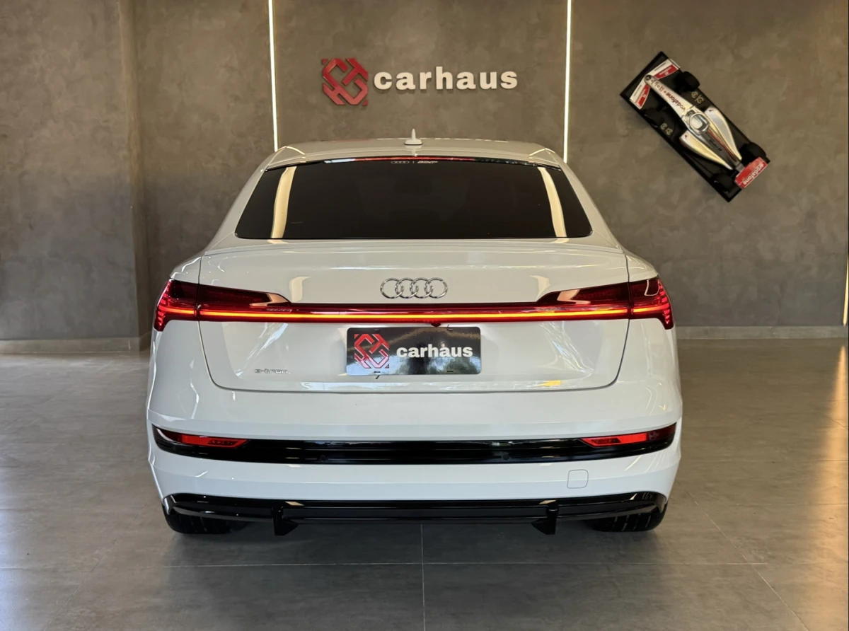 Audi E-tron — foto 5