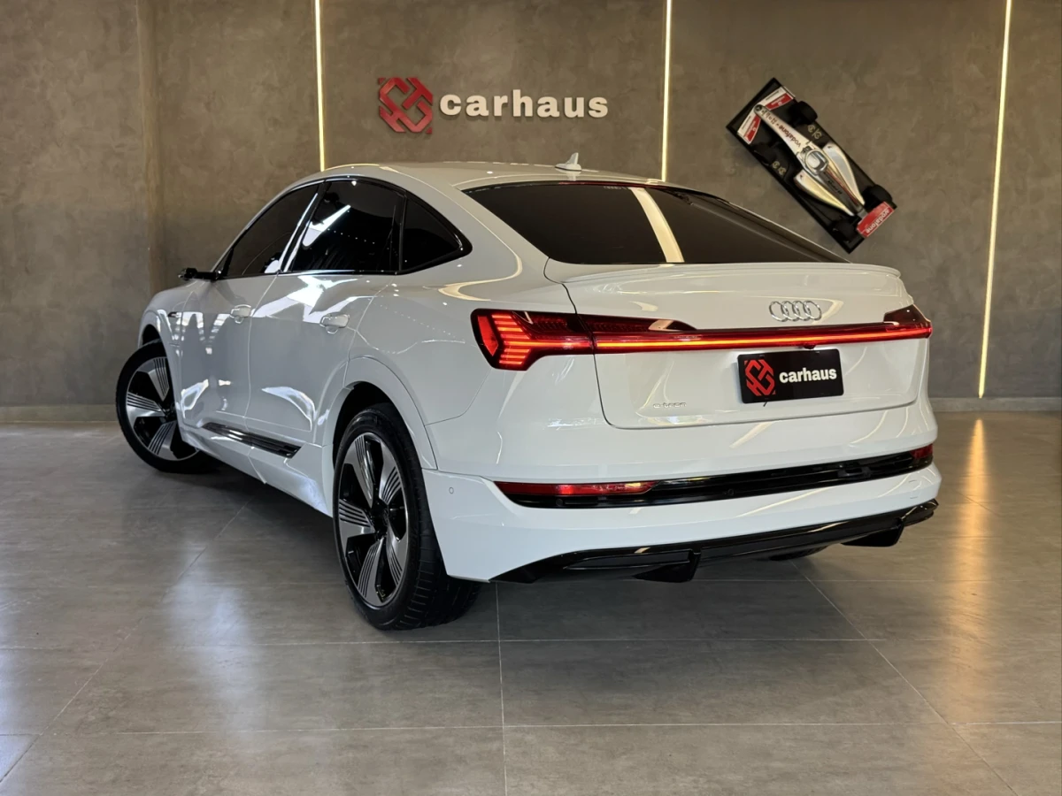 Audi E-tron — foto 6