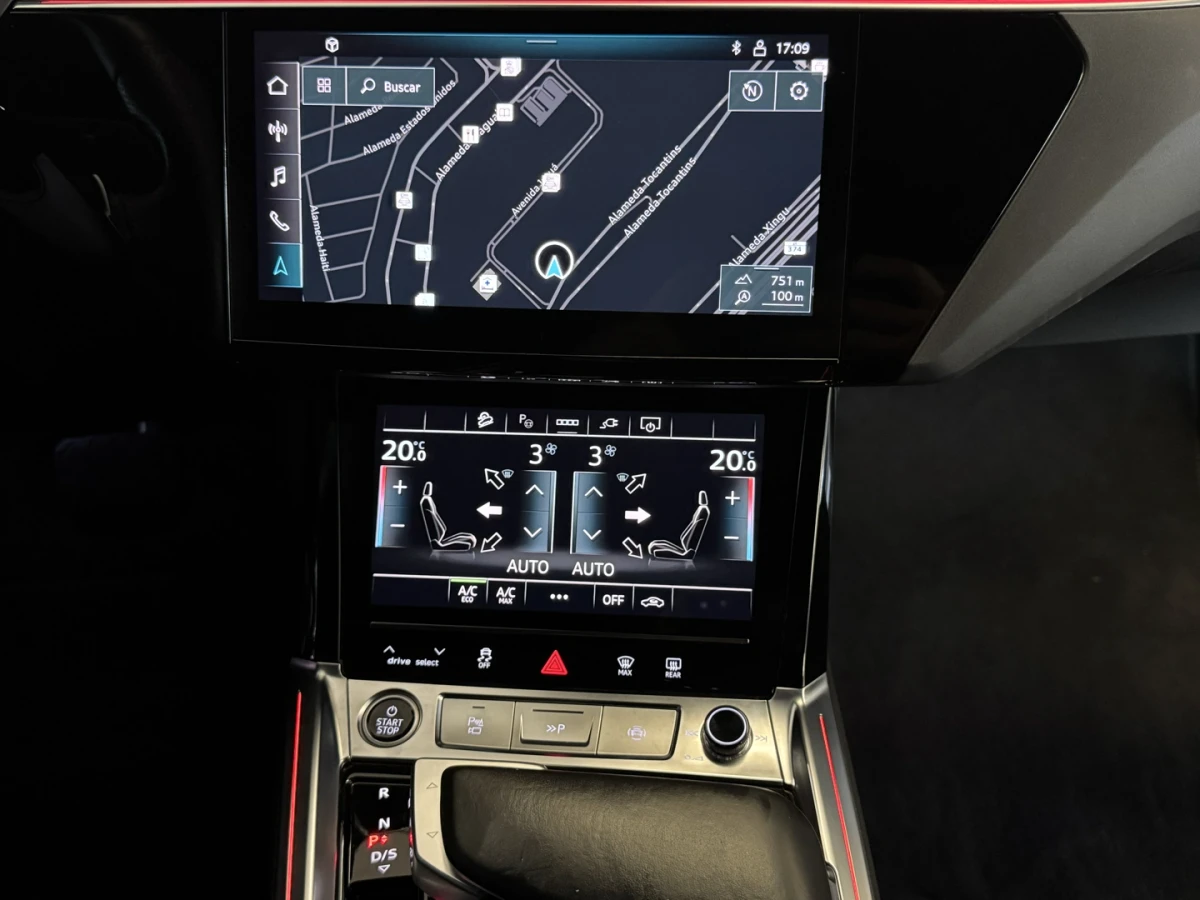 Audi E-tron — foto 17