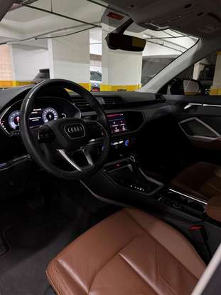 AUDI-Q3-2021