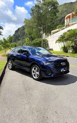 AUDI-Q3-2022