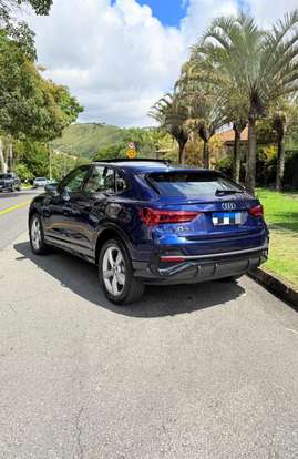 AUDI-Q3-2022