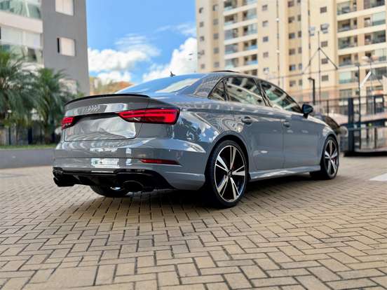 AUDI-RS3-2017