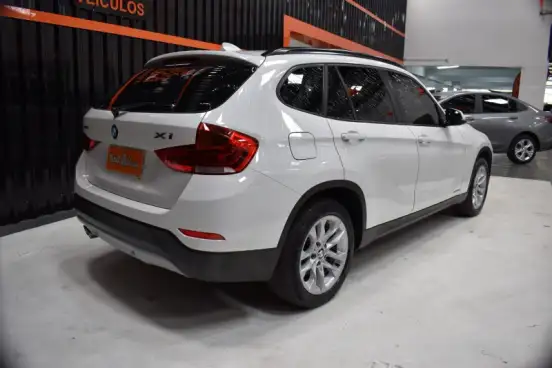 BMW-X1-2.0 20I 4X2 16V FLEX 4P AUTOMÁTICO BMW-X1-2014